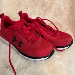 Under Armour Assert Boys 4Y Red and Black Sneakers